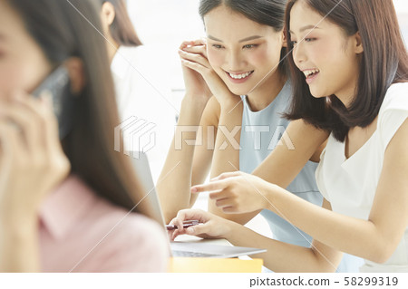 女性商務會議 女性商務會議 58299319