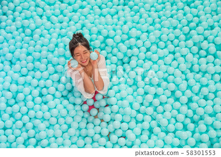 Ball Pool Party Background 58301553