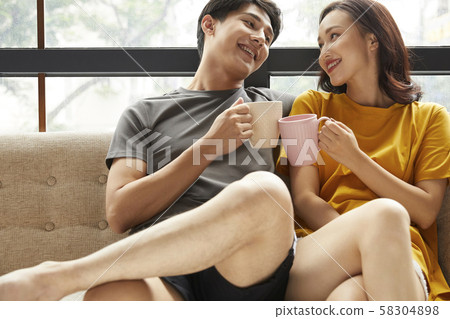 Couple cuddling 58304898