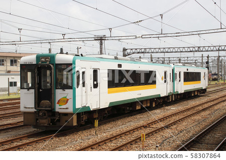 Rikuu Nishi Line Kiha 110 currently in detention at Sakata 58307864