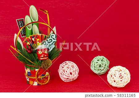 New Year image Kadomatsu and rattan ball New Year image Kadomatsu and rattan ball 58311165