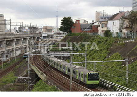 Yamanote Line / Keihin Tohoku Line trains near Tabata Yamanote Line / Keihin Tohoku Line trains near Tabata 58312093