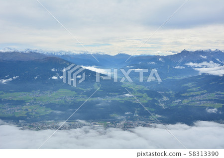 Nordkettebahn Innsbruck (Austria) 58313390