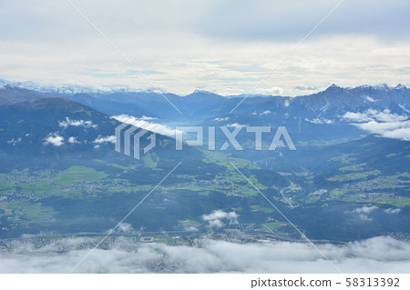 Nordkettebahn Innsbruck (Austria) Nordkettebahn Innsbruck (Austria) 58313392