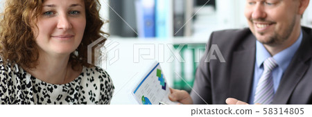 Pretty female worker 58314805