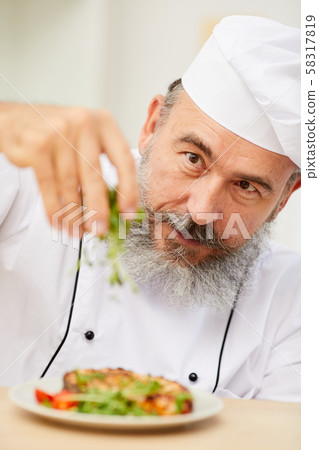 Senior Chef Plating Dish Senior Chef Plating Dish 58317819