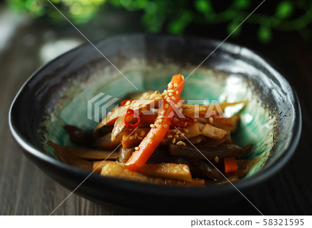 Beef bowl and carrot kinpira 58321595