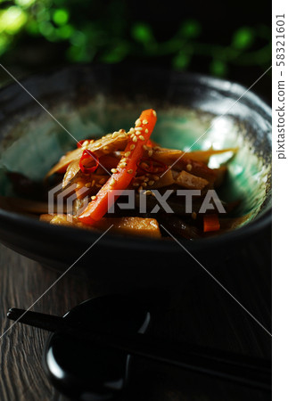 Beef bowl and carrot kinpira 58321601