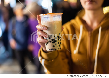 famous taiwanese bubble milk tea famous taiwanese bubble milk tea 58322237
