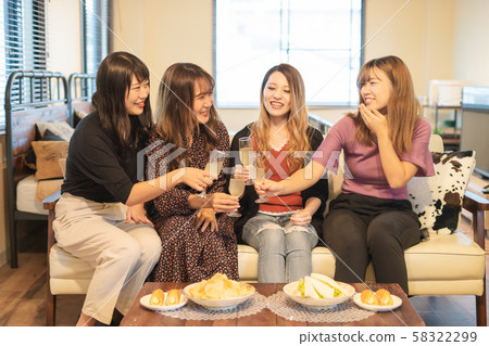 Women's Association / Cheers Women's Association / Cheers 58322299