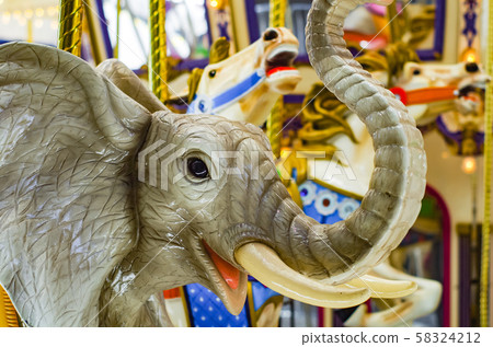 旋轉木馬動物 旋轉木馬動物 58324212
