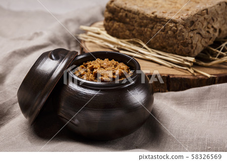 Concept of Korean traditional sauces, soy sauce, soybean paste and red pepper paste 041 Concept of Korean traditional sauces, soy sauce, soybean paste and red pepper paste 041 58326569