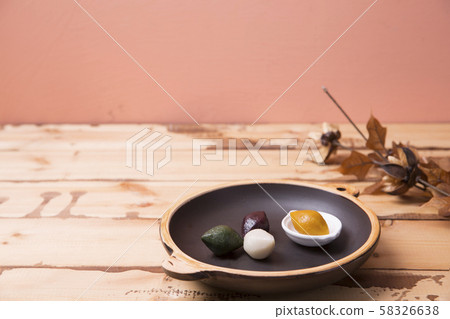 Concept of Korean traditional objects, wrapping cloth and refreshments. 066 58326638