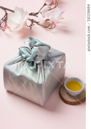 Concept of Korean traditional objects, wrapping cloth and refreshments. 087 Concept of Korean traditional objects, wrapping cloth and refreshments. 087 58326664