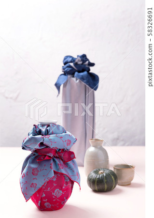 Concept of Korean traditional objects, wrapping cloth and refreshments. 092 58326691