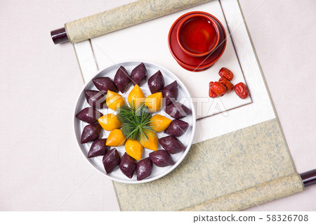 Concept of Korean traditional objects, wrapping cloth and refreshments. 051 Concept of Korean traditional objects, wrapping cloth and refreshments. 051 58326708