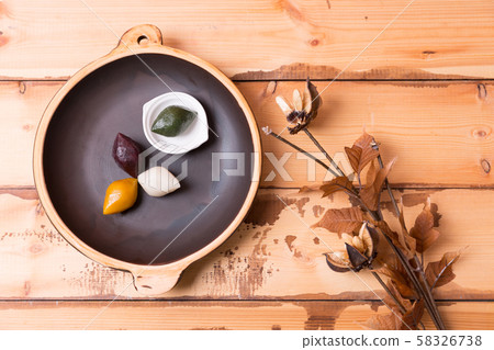 Concept of Korean traditional objects, wrapping cloth and refreshments. 068 Concept of Korean traditional objects, wrapping cloth and refreshments. 068 58326738