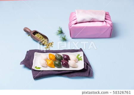 Concept of Korean traditional objects, wrapping cloth and refreshments. 042 Concept of Korean traditional objects, wrapping cloth and refreshments. 042 58326761