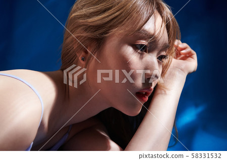 女士美容池畔 女士美容池畔 58331532