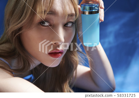 Ladies Beauty Poolside Ladies Beauty Poolside 58331725