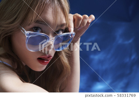 Ladies Beauty Poolside 58331769