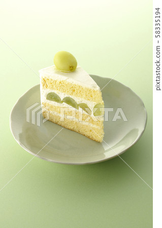 Shine Muscat Shortcake 58335194