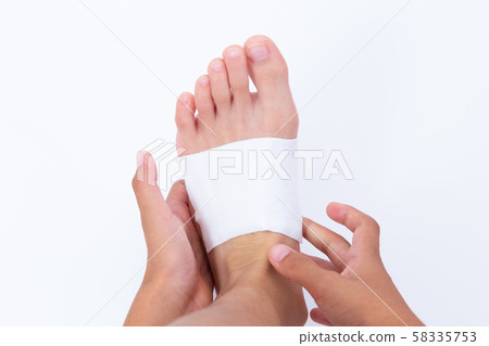 Feet with compress Feet with compress 58335753