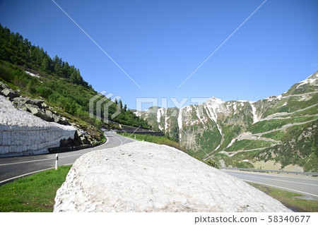 Hairpin curve and Xuexi to Furuka Pass 58340677