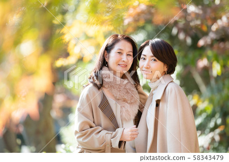 旅行，女性，秋天 58343479