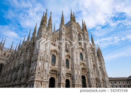 米蘭大教堂大教堂 58345546