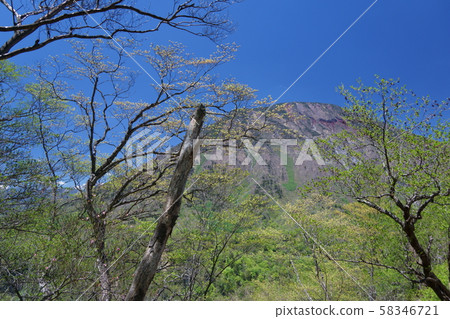 Male body mountain from Kegon Valley 58346721