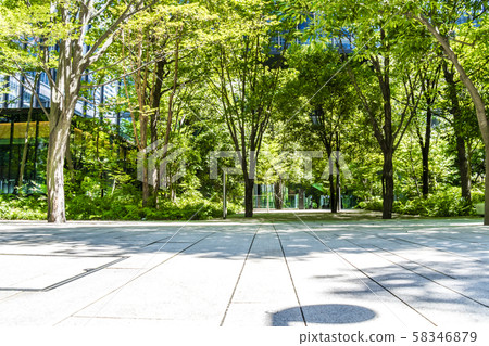 Terrace of green-rich office building 58346879