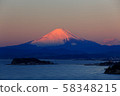 "Red Fuji" in the early morning of winter 58348215