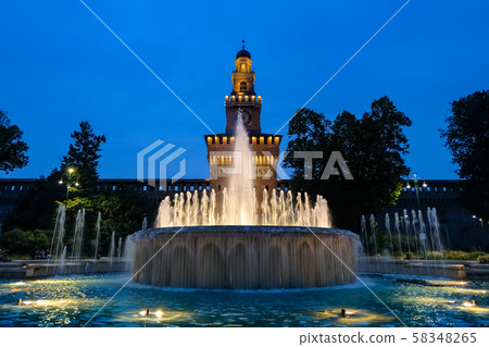 米蘭斯福爾扎斯科城堡夜景 米蘭斯福爾扎斯科城堡夜景 58348265