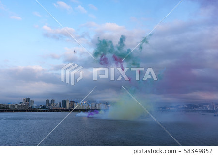 首爾汝ou島煙花節 首爾汝ou島煙花節 58349852