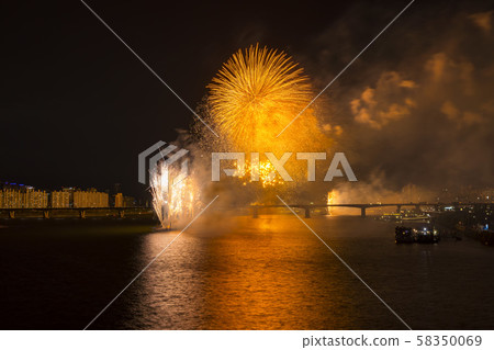 Fireworks Festival, Yeouido, Seoul 58350069