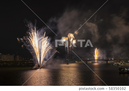 首爾汝ou島煙花節 首爾汝ou島煙花節 58350102