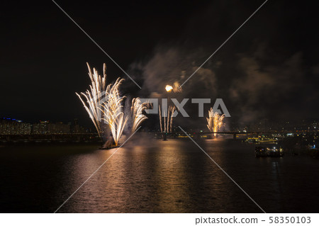 首爾汝ou島煙花節 首爾汝ou島煙花節 58350103