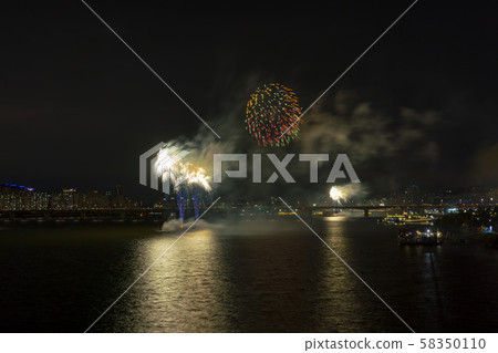 首爾汝ou島煙花節 首爾汝ou島煙花節 58350110