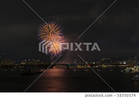 首爾汝ou島煙花節 首爾汝ou島煙花節 58350374