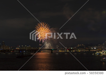 首爾汝ou島煙花節 首爾汝ou島煙花節 58350380