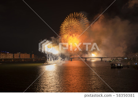 首爾汝ou島煙花節 首爾汝ou島煙花節 58350381