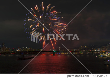 首爾汝ou島煙花節 首爾汝ou島煙花節 58350424