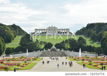 Schonbrunn Palace and Gardens Vienna (Austria) Schonbrunn Palace and Gardens Vienna (Austria) 58350754