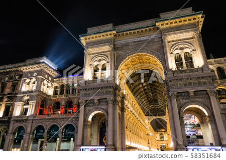 Milan Duomo square Galleria Vittorio Emanuele II night view 58351684