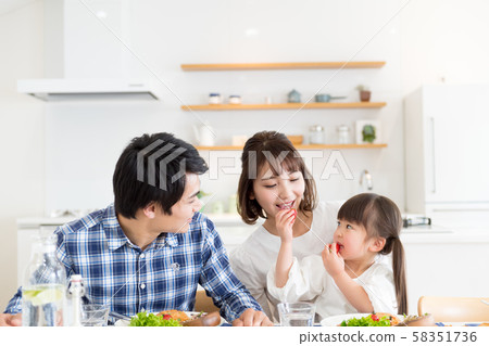 家庭，生活用餐，好朋友 58351736