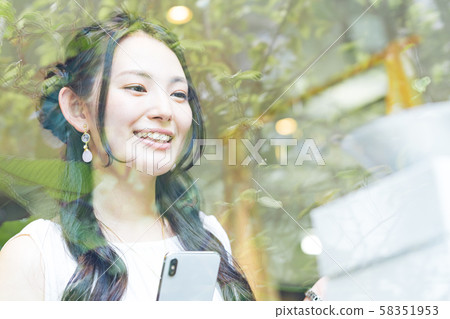Young woman, shopping, smartphone Young woman, shopping, smartphone 58351953