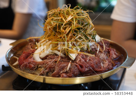 Green onion bulgogi on the grill 58353448