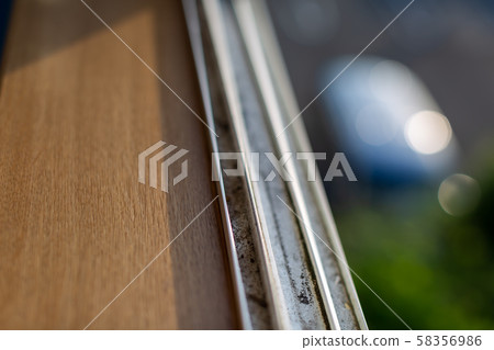 Cleaning aluminum sash 58356986