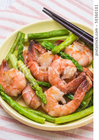 Fried shrimp and asparagus Fried shrimp and asparagus 58360181